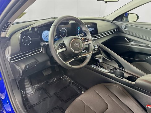 Used 2023 Hyundai Elantra SEL w/ Convenience Package image 8