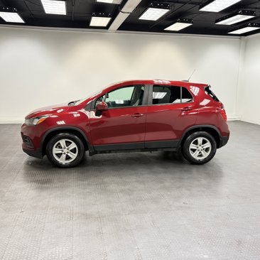 Used 2021 Chevrolet Trax LS w/ Tint and Cruise Package image 2