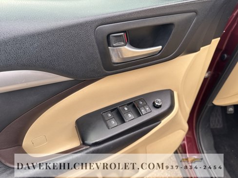 Used 2015 Toyota Highlander XLE image 9
