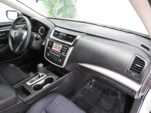 Used 2016 Nissan Altima 2.5 S w/ Power Driver Seat Package image 9
