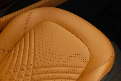 Used 2022 Aston Martin DBX image 26