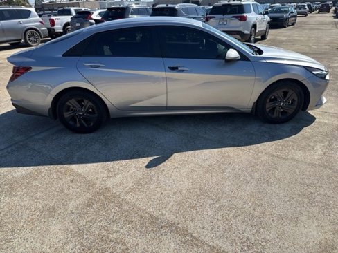 Used 2022 Hyundai Elantra SEL image 4