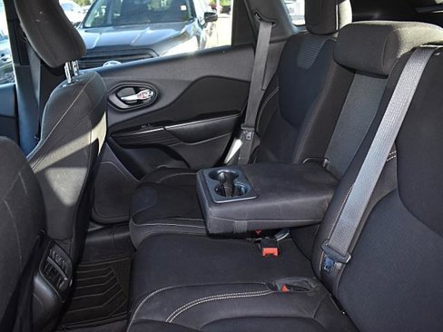 Used 2016 Jeep Cherokee Latitude w/ Comfort & Sound Group image 14