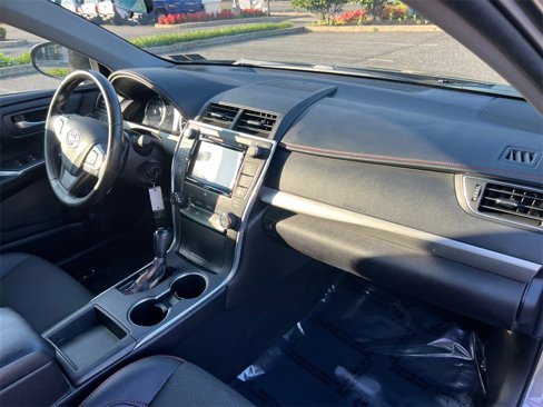 Used 2017 Toyota Camry SE image 16