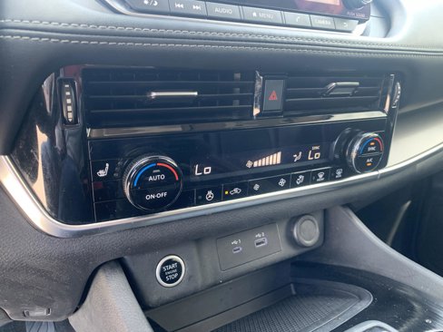 Used 2022 Nissan Rogue SV image 20
