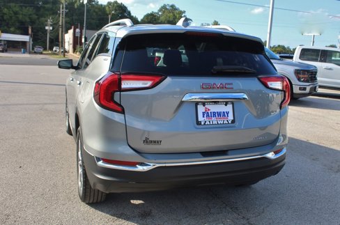 Used 2024 GMC Terrain SLT image 9