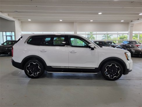 Used 2022 Kia Telluride LX image 7