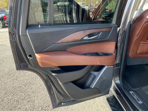 Used 2017 Cadillac Escalade Premium Luxury image 23