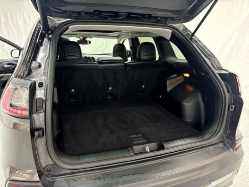Used 2019 Jeep Cherokee Limited image 28