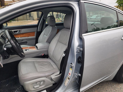 Used 2010 Jaguar XF Luxury image 28