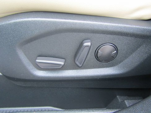 Used 2022 Ford Edge SEL w/ Convenience Package image 12