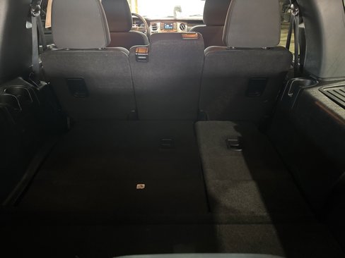 Used 2016 Ford Expedition XLT image 11