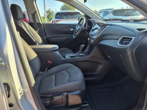 Used 2019 Chevrolet Equinox LT w/ Sun & Navigation Package image 17