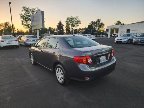 Used 2010 Toyota Corolla LE image 3