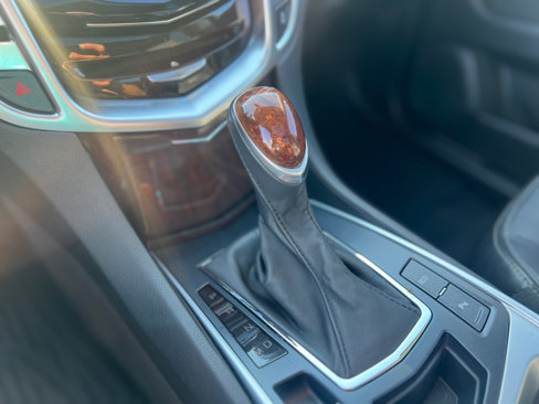 Used 2015 Cadillac SRX Luxury image 28