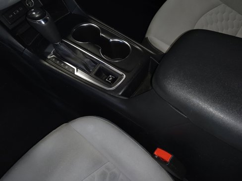 Used 2021 Chevrolet Equinox LS image 26