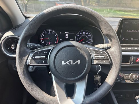 Used 2024 Kia Forte LXS image 32