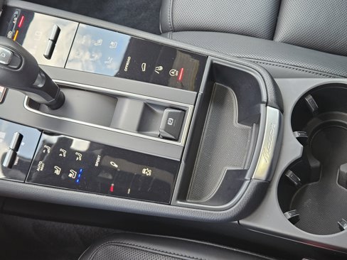 Certified 2024 Porsche Macan image 29