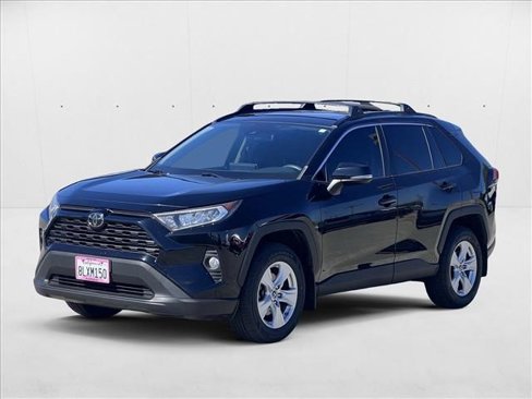 Used 2019 Toyota RAV4 XLE image 1