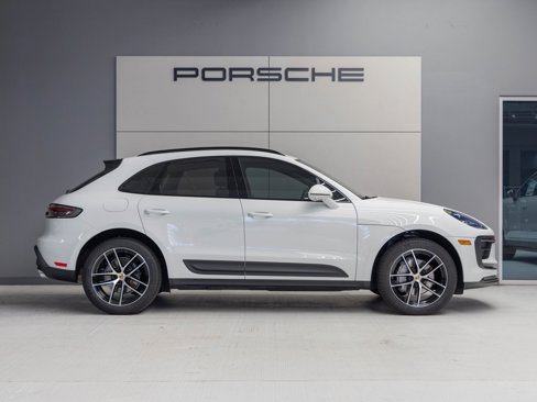 Certified 2024 Porsche Macan image 8