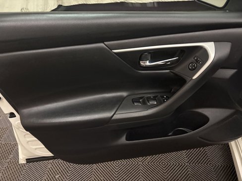Used 2016 Nissan Altima 2.5 S w/ Power Driver Seat Package image 12