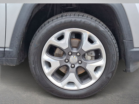 Certified 2019 Jeep Compass Limited image 8