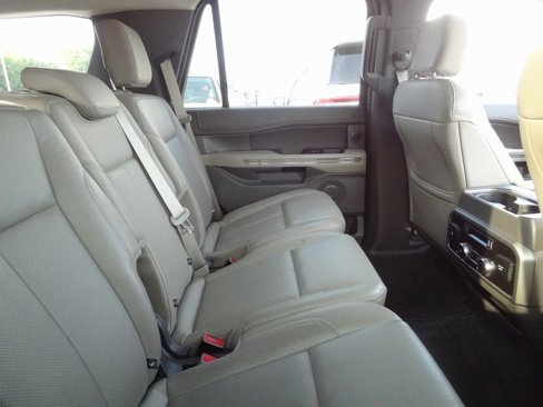 Used 2018 Ford Expedition XLT w/ Equipment Group 202A image 10