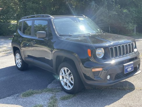 Used 2022 Jeep Renegade Latitude w/ Sun/Sound Group image 10