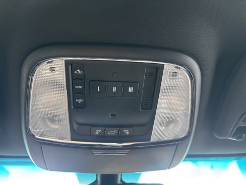 Used 2014 Jeep Grand Cherokee Limited image 21