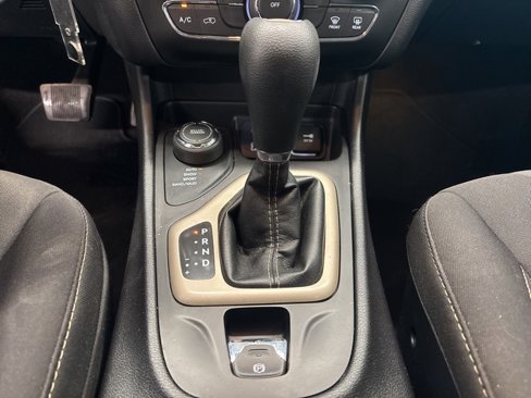 Used 2016 Jeep Cherokee Latitude w/ Safety/Convenience Group image 26