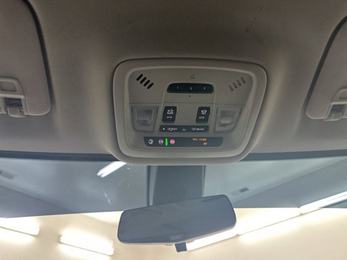 Used 2018 Chevrolet Traverse LT image 47