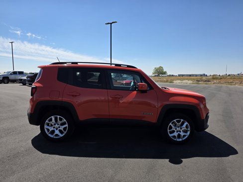 Used 2015 Jeep Renegade Latitude w/ Popular Equipment Group image 4