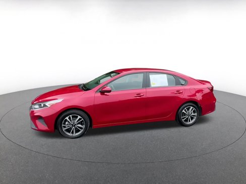 Used 2024 Kia Forte LXS image 2
