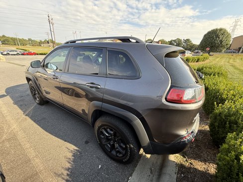 Used 2019 Jeep Cherokee Trailhawk image 7