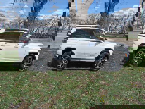 New 2025 Jeep Grand Cherokee Limited w/ Trailer Tow Package image 3