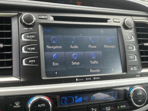 Used 2019 Toyota Highlander XLE image 19