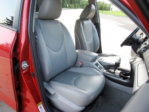 Used 2011 Toyota RAV4 Limited image 18