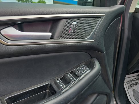 Used 2020 Ford Edge SEL w/ Convenience Package image 17