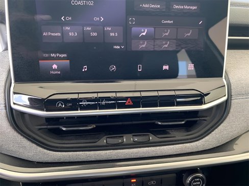 Certified 2024 Jeep Compass Latitude image 39