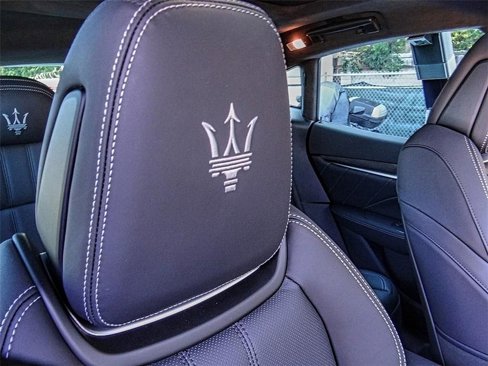 New 2023 Maserati Levante Modena image 18