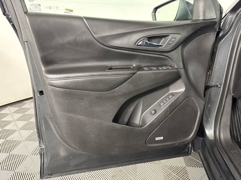 Used 2018 Chevrolet Equinox Premier image 8