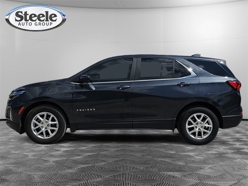 Used 2022 Chevrolet Equinox LT image 2