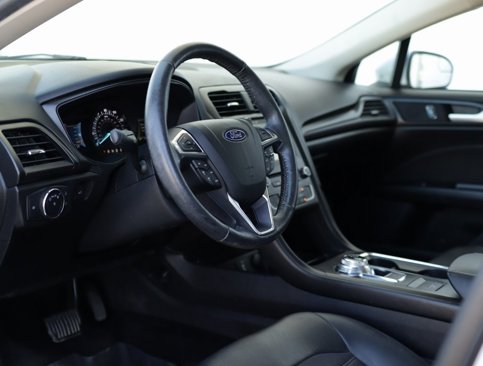 Used 2018 Ford Fusion SE w/ Equipment Group 201A image 9