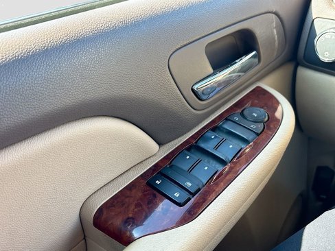 Used 2009 Chevrolet Avalanche LT w/ Convenience Package #1 image 16