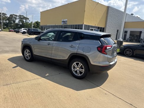 Used 2023 GMC Terrain SLE w/ LPO, Floor Liner Package image 29