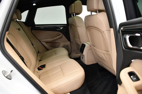 Used 2025 Porsche Macan image 54