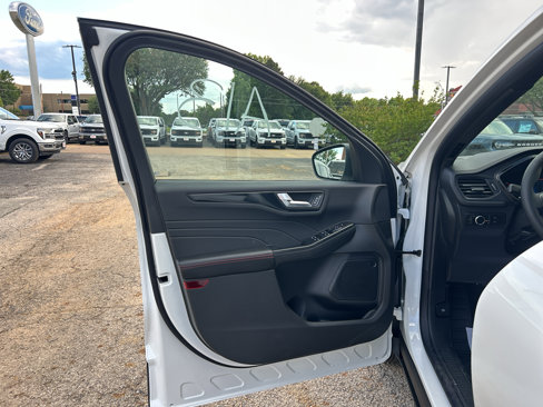 New 2025 Ford Escape ST-Line w/ Tech Pack #1 image 5