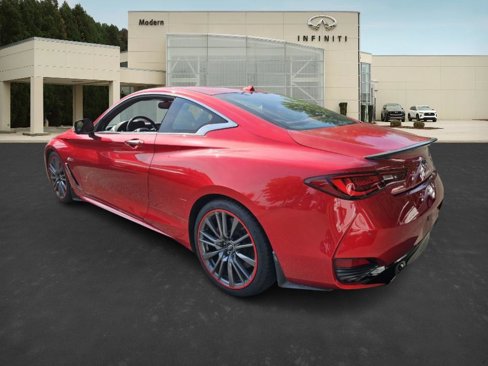 Used 2017 INFINITI Q60 Red Sport 400 image 5