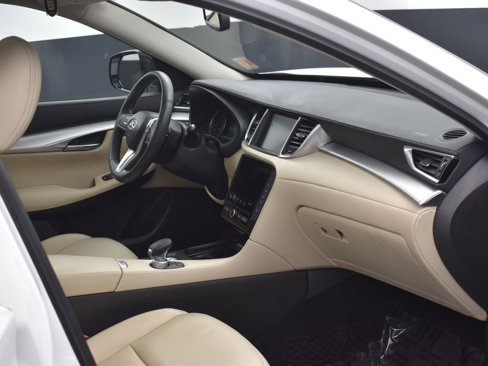 Used 2019 INFINITI QX50 Essential w/ Premium Heat Package image 6