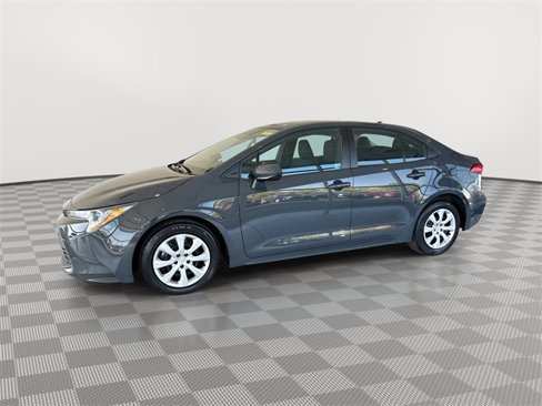 Used 2023 Toyota Corolla LE image 7